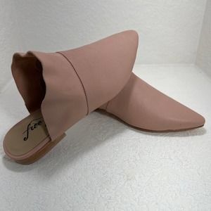 Free‎ People blush pink Sienna ruffle mule size 36